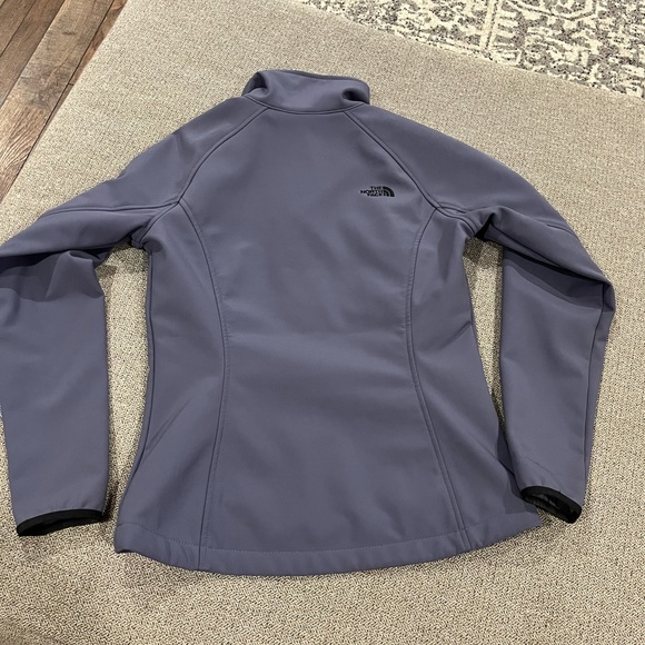 Women’s North Face Jacket - Picture 5 of 5